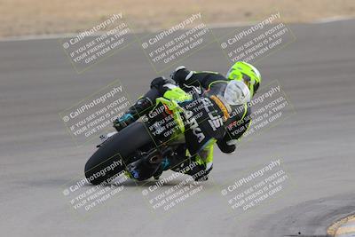 media/Dec-17-2022-SoCal Trackdays (Sat) [[224abd9271]]/Turn 10 Backside (120pm)/